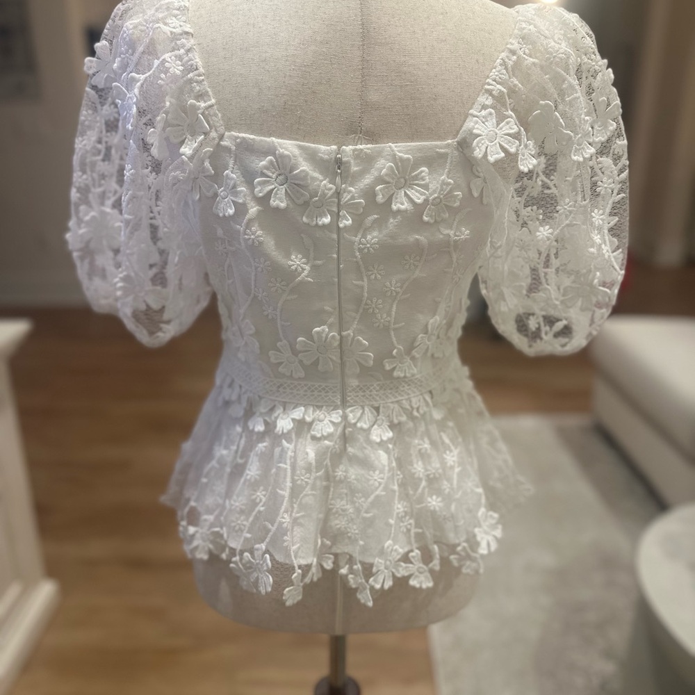 Endless Rose White Lace Floral Blouse NWOT - Picture 4 of 6